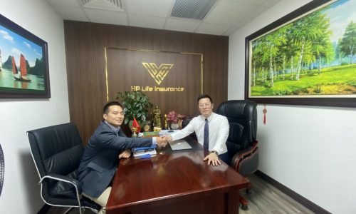 Đại diện Sun Life tại TP. HCM ra thăm văn phòng HP Life tại Quảng Ninh